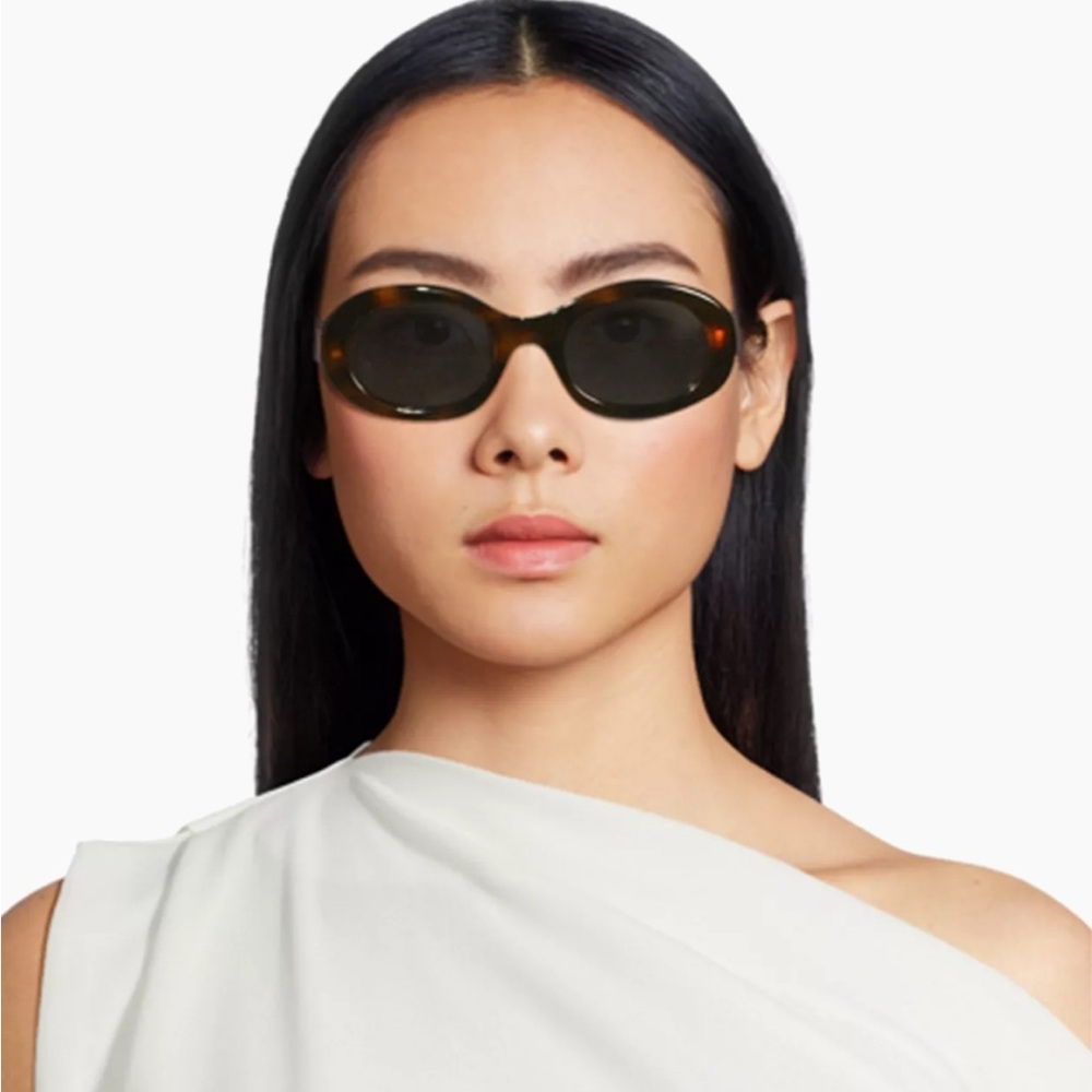 CELINE
Triomphe Oval Sunglasses